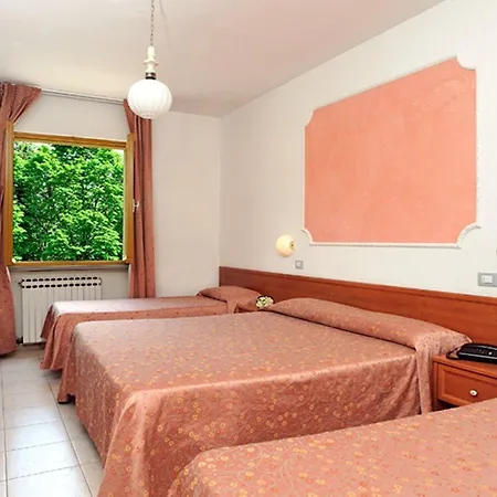 ホテル La Meridiana 3*